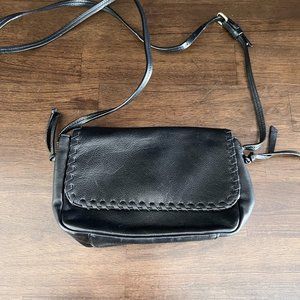 Cole Haan EUC women's small black genuine leather‎ crossbody purse shoulder bag